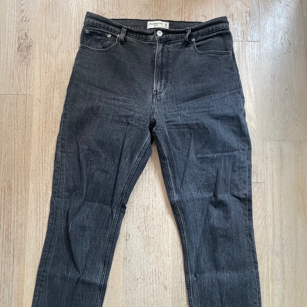 A&F Mom High Rise Black Jeans